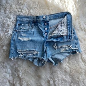 Levi’s 501 Shorts size 28